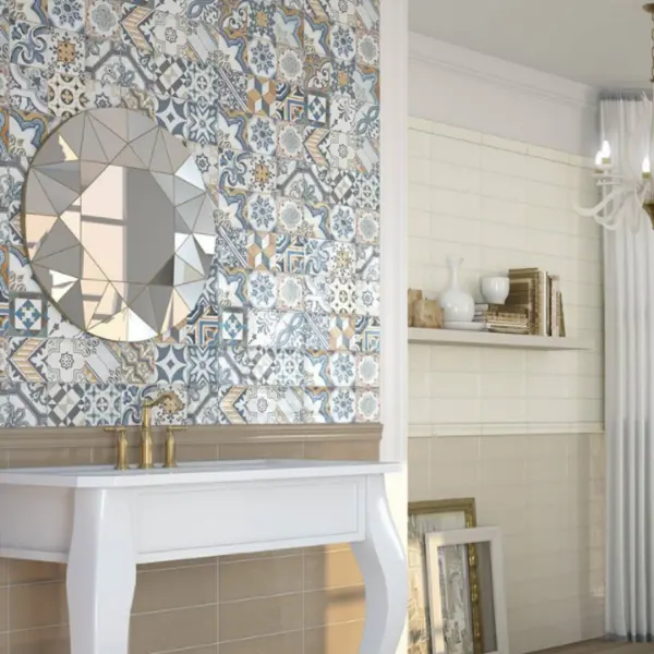BulevarBathroomWarmDecor.webp