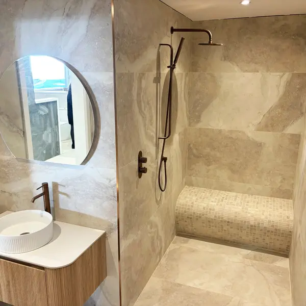 CaracallaBathroom1.webp