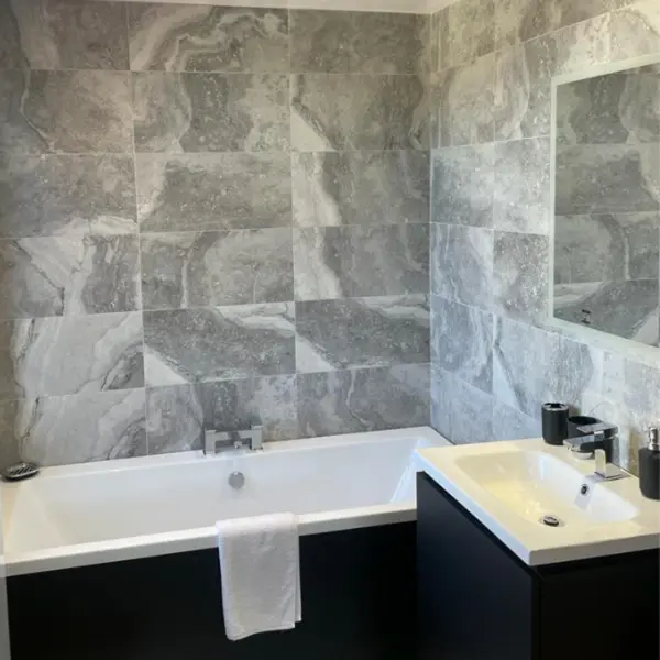 CaracallaBathroom3.webp