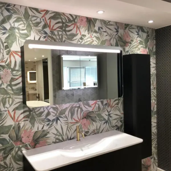 ArubaBlancoBathroomWall.webp