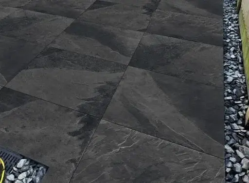 Brazilian Black 60x90x2 Matt R11